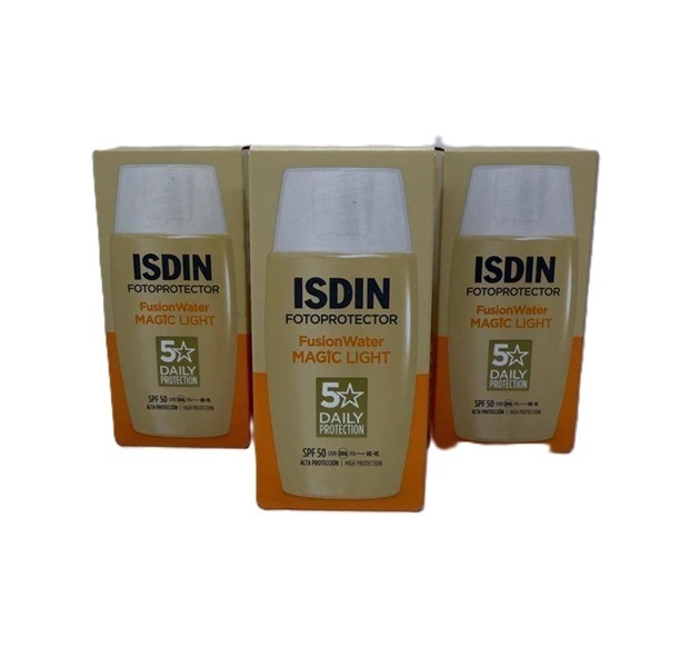 کرم ضد آفتاب رنگی ایزدین مدل فیوژن واتر مجیک لایت (ISDIN Fusion Water Magic Light SPF50+) – محافظت بالا، بافت سبک و پوشش طبیعی